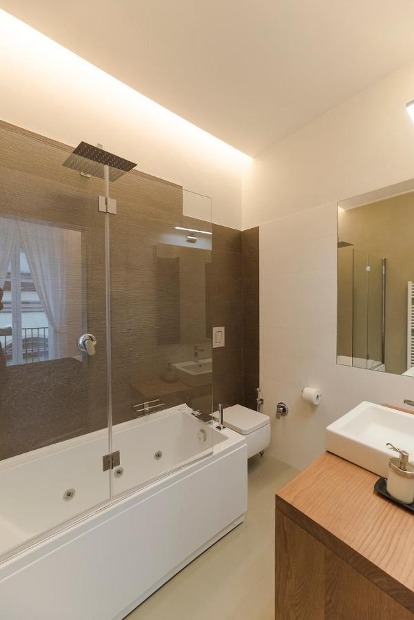 نابولي A Misura Duomo Rooms & Apartment - Ls Accommodations المظهر الخارجي الصورة