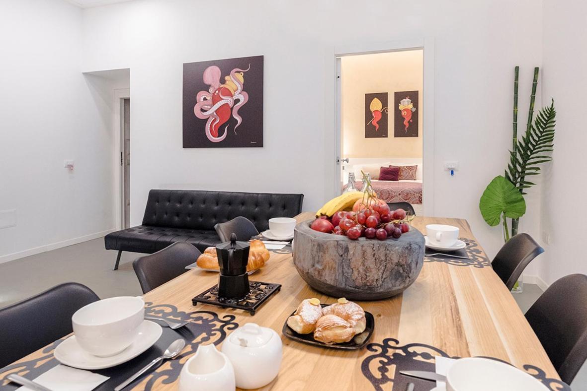 نابولي A Misura Duomo Rooms & Apartment - Ls Accommodations المظهر الخارجي الصورة