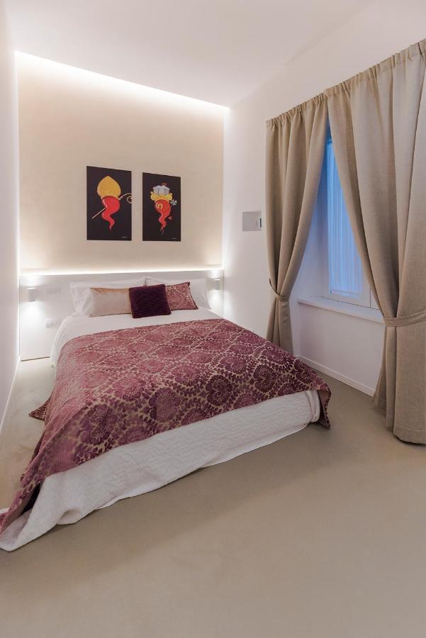 نابولي A Misura Duomo Rooms & Apartment - Ls Accommodations المظهر الخارجي الصورة
