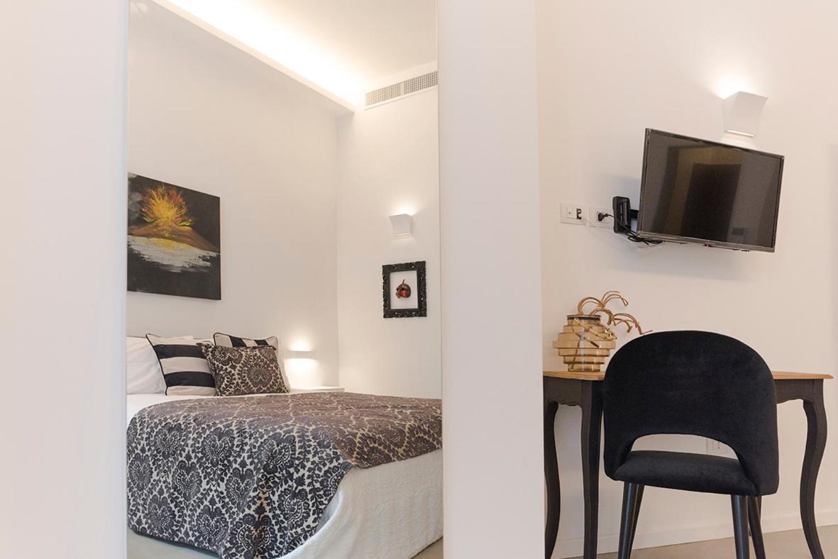نابولي A Misura Duomo Rooms & Apartment - Ls Accommodations المظهر الخارجي الصورة